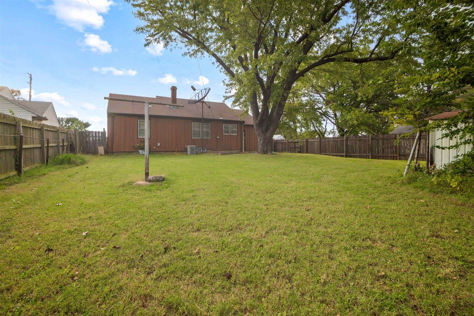 1726 North Oliver St, Wichita, KS 67208