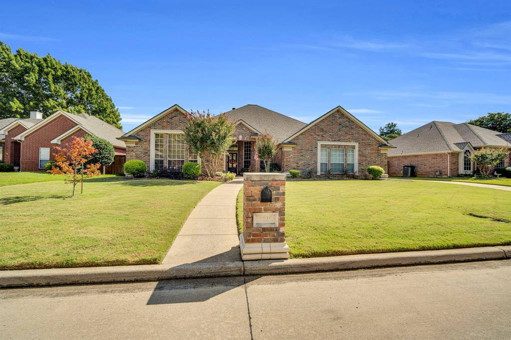 2616 Brookwood Drive, Mansfield, TX 76063
