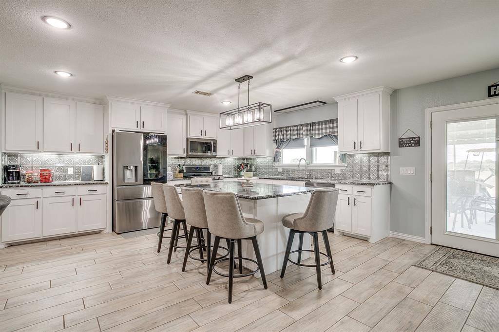 207 Trails End, Poolville, TX 76487