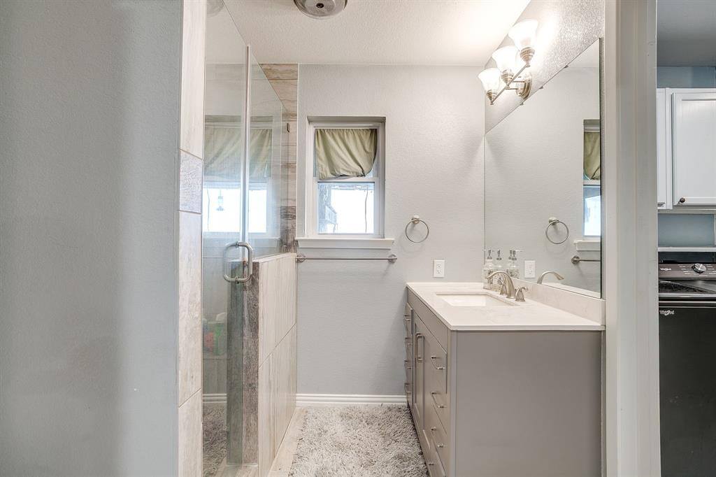 207 Trails End, Poolville, TX 76487