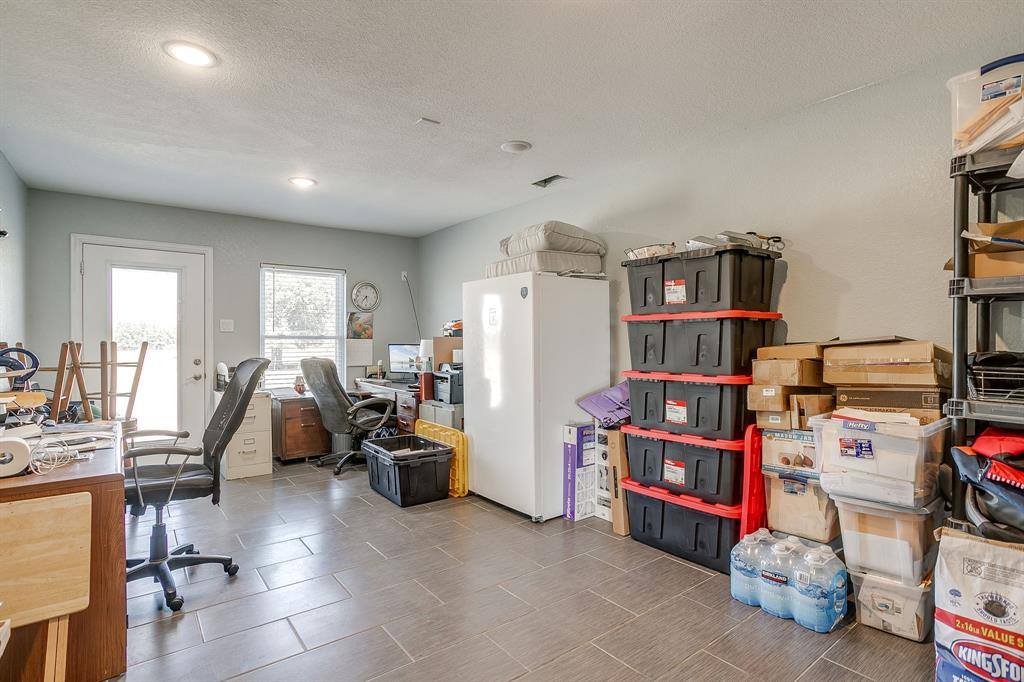 207 Trails End, Poolville, TX 76487