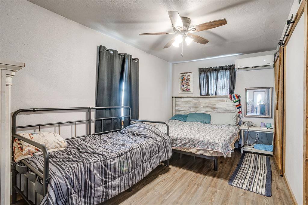 207 Trails End, Poolville, TX 76487