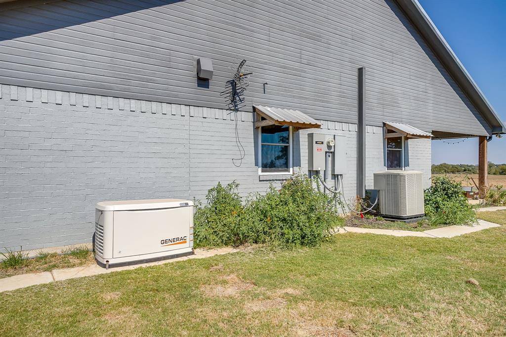 207 Trails End, Poolville, TX 76487