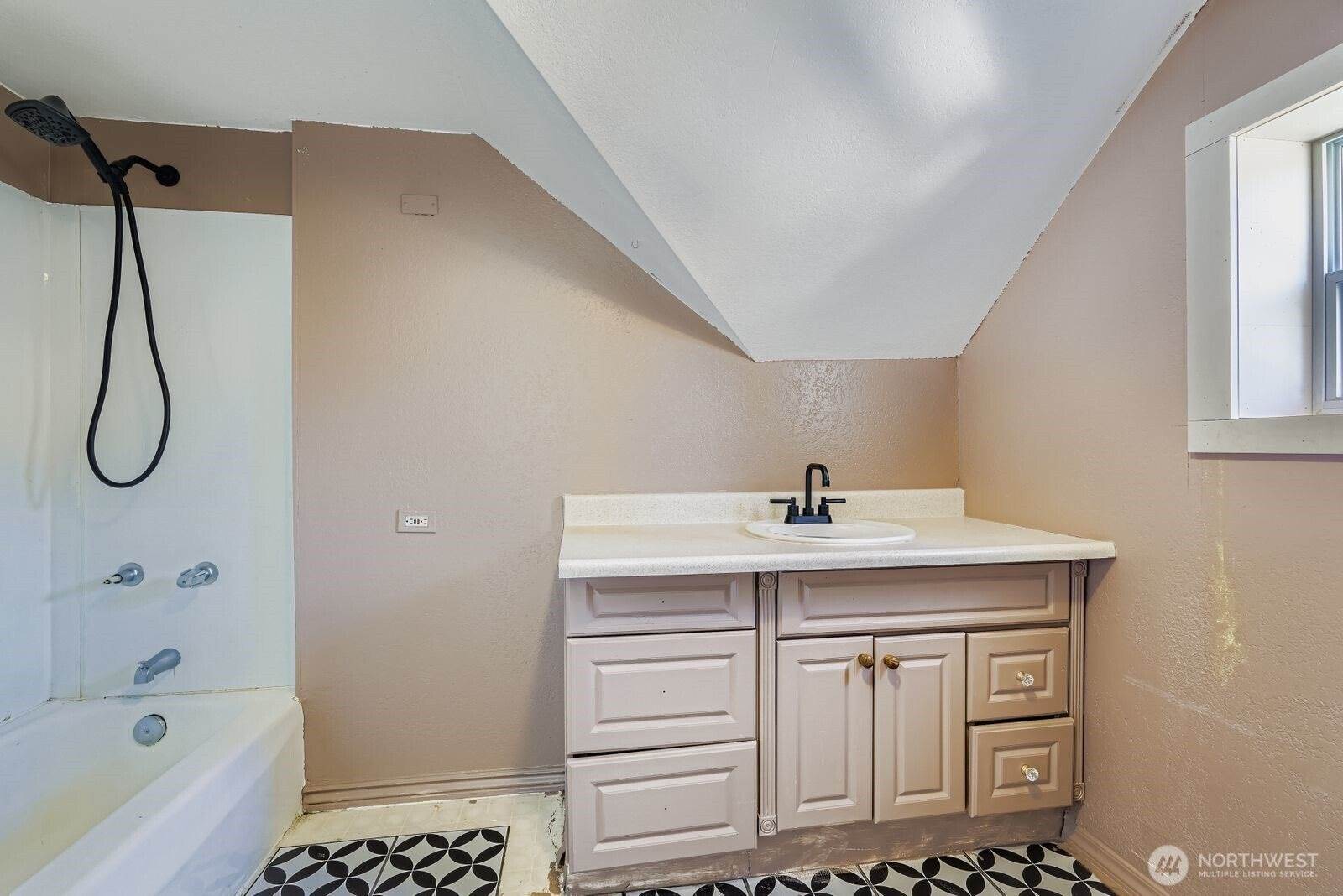 1707 22nd Avenue South, Seattle, WA 98144