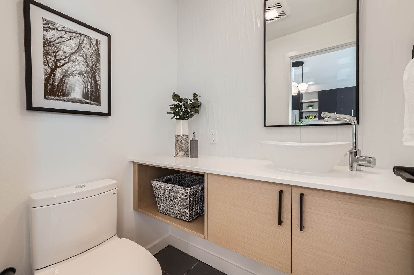 515 Howe St, Seattle, WA 98109