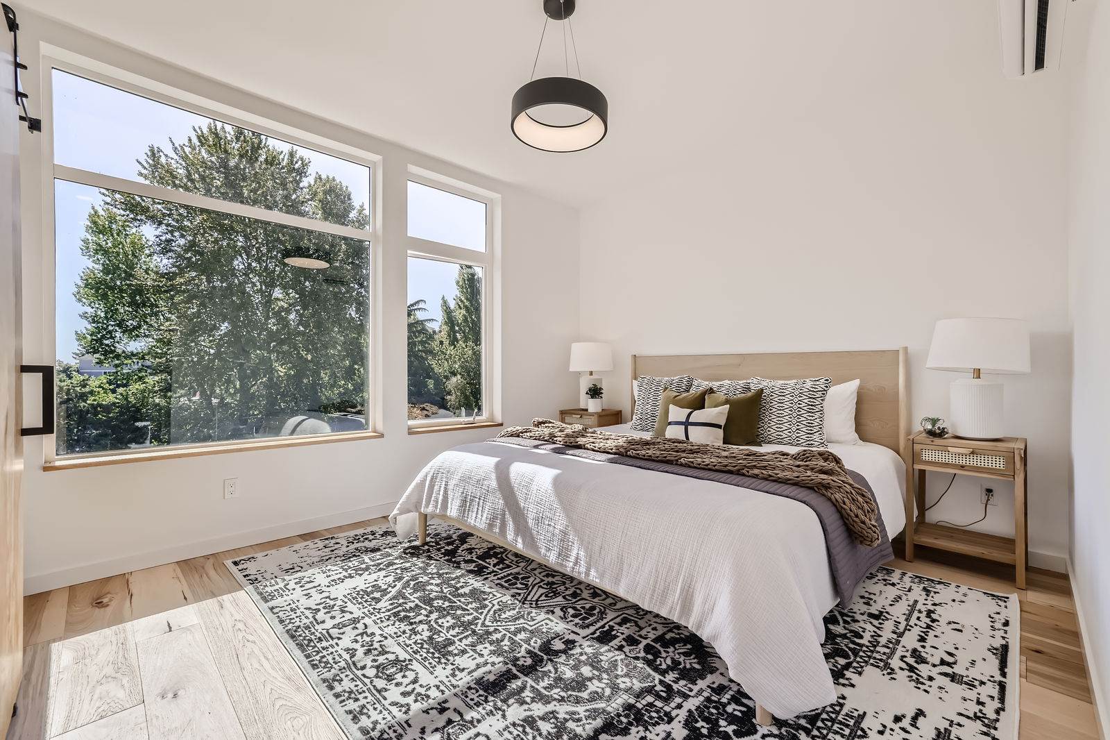 515 Howe St, Seattle, WA 98109