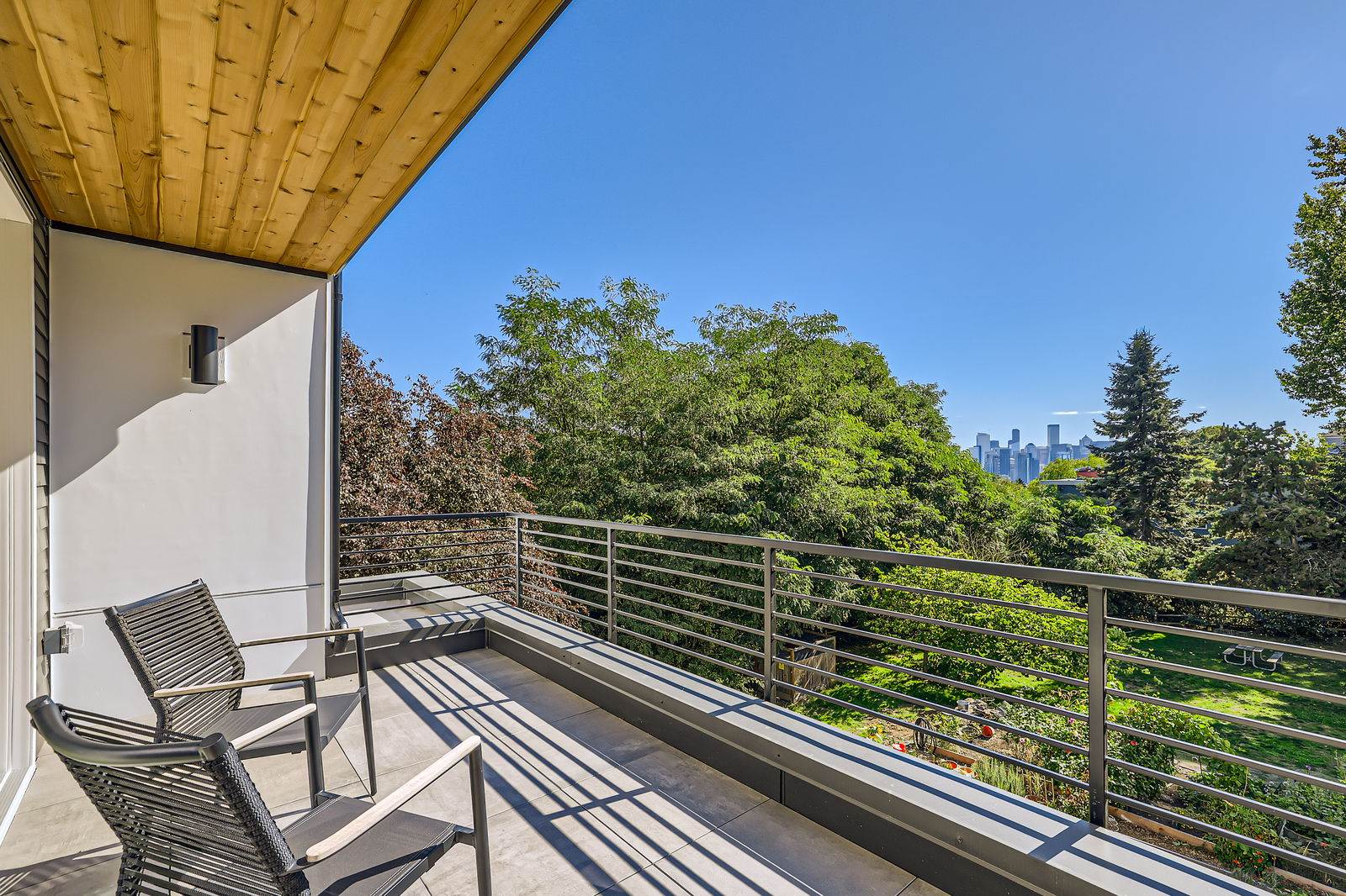 515 Howe St, Seattle, WA 98109