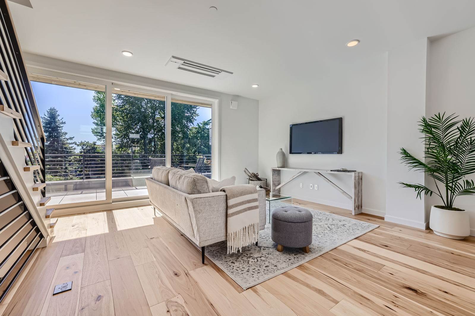 515 Howe St, Seattle, WA 98109