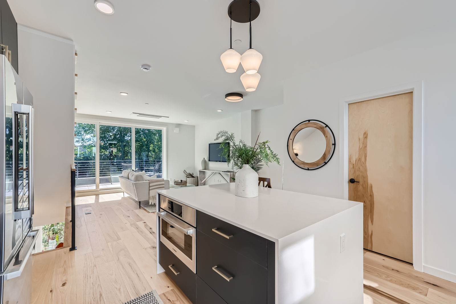 515 Howe St, Seattle, WA 98109