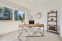 515 Howe St, Seattle, WA 98109