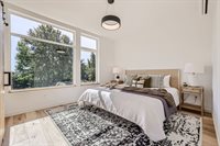 515 Howe St, Seattle, WA 98109