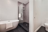 515 Howe St, Seattle, WA 98109