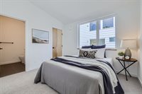 515 Howe St, Seattle, WA 98109