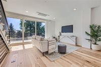 515 Howe St, Seattle, WA 98109