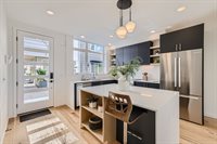 515 Howe St, Seattle, WA 98109