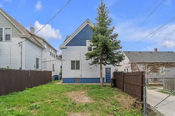 2416 West Lapham St, Milwaukee, WI 53204