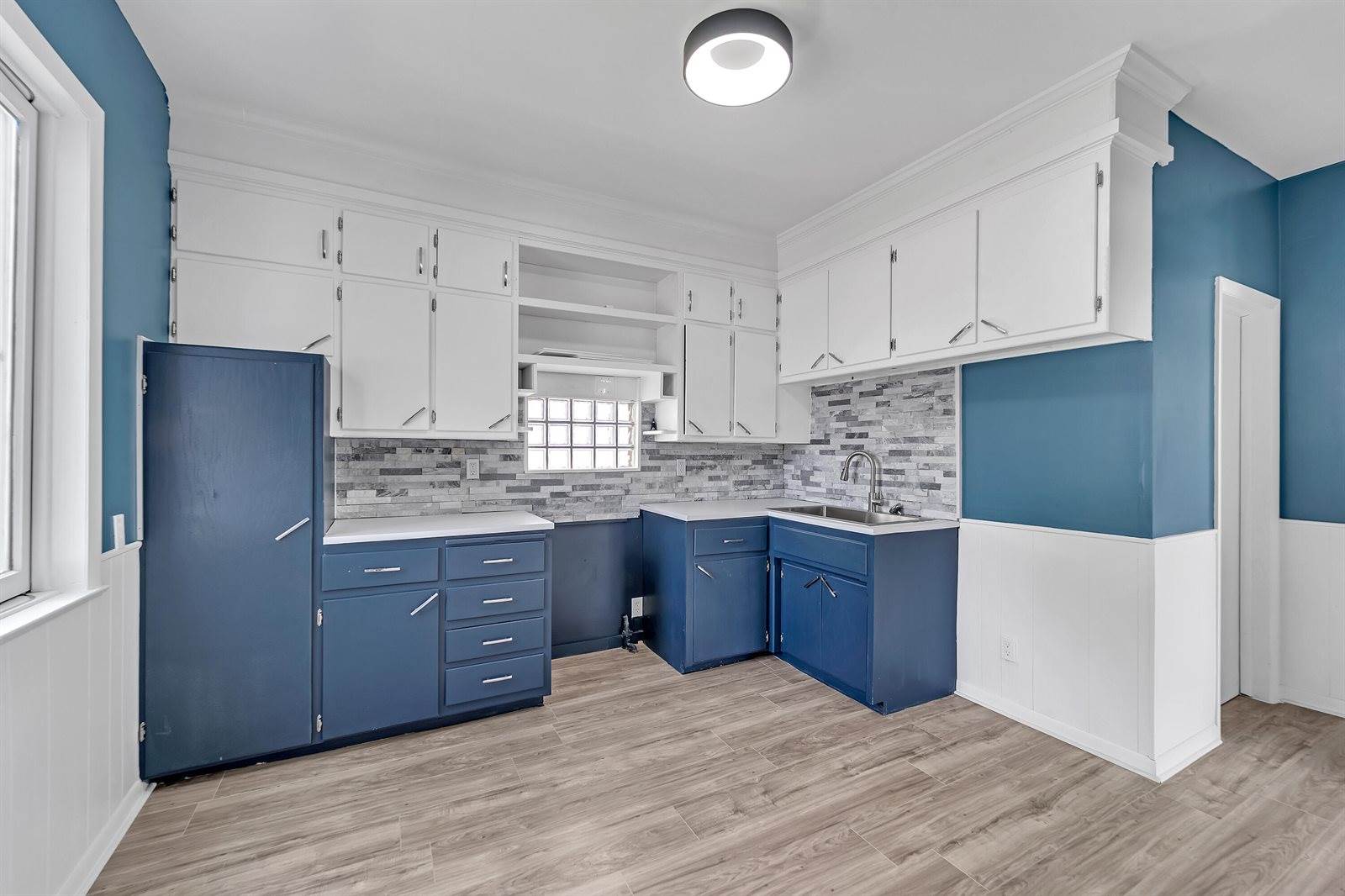 2416 West Lapham St, Milwaukee, WI 53204