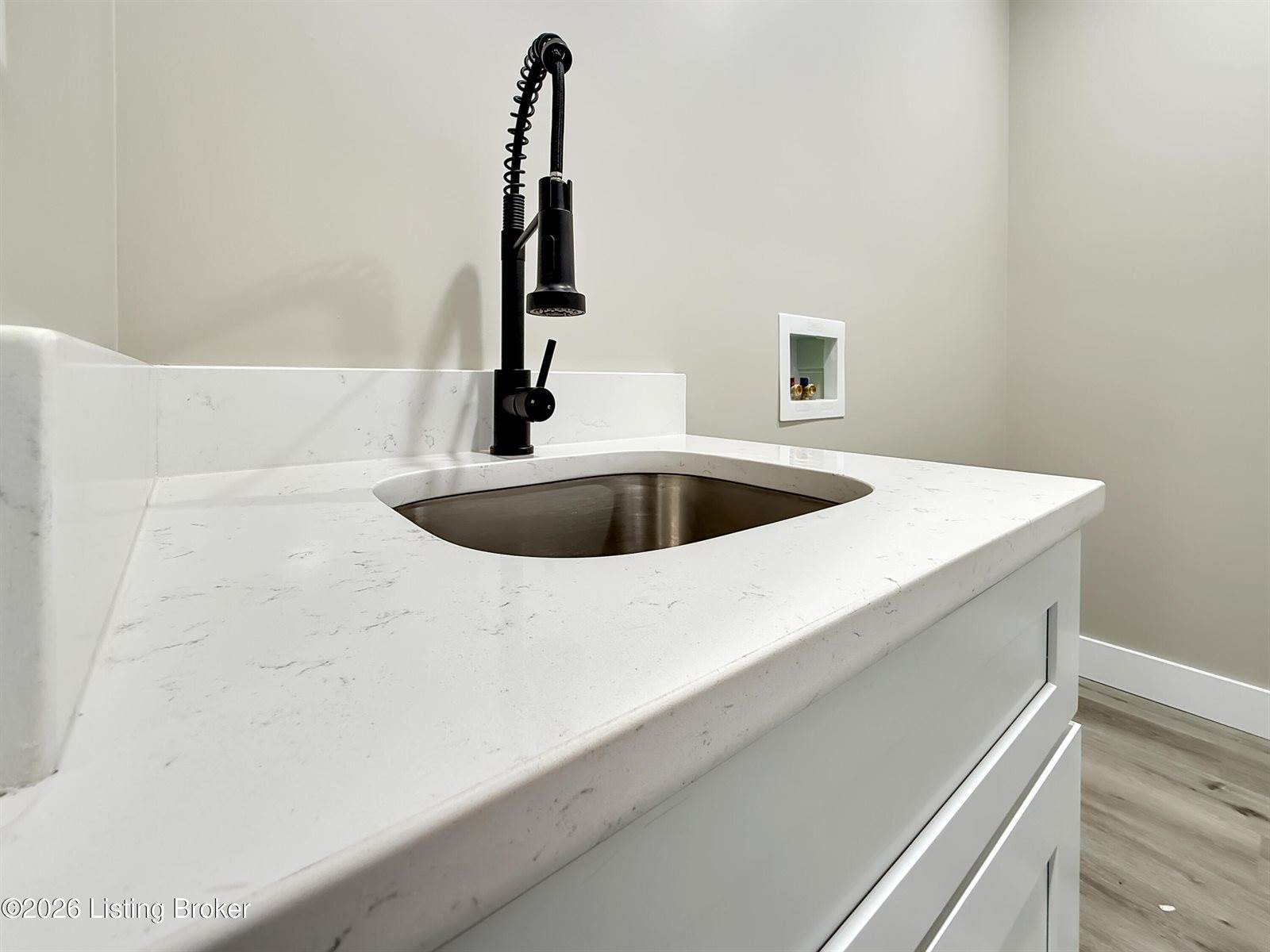 24 Betty Boyd Ln, Brandenburg, KY 40108