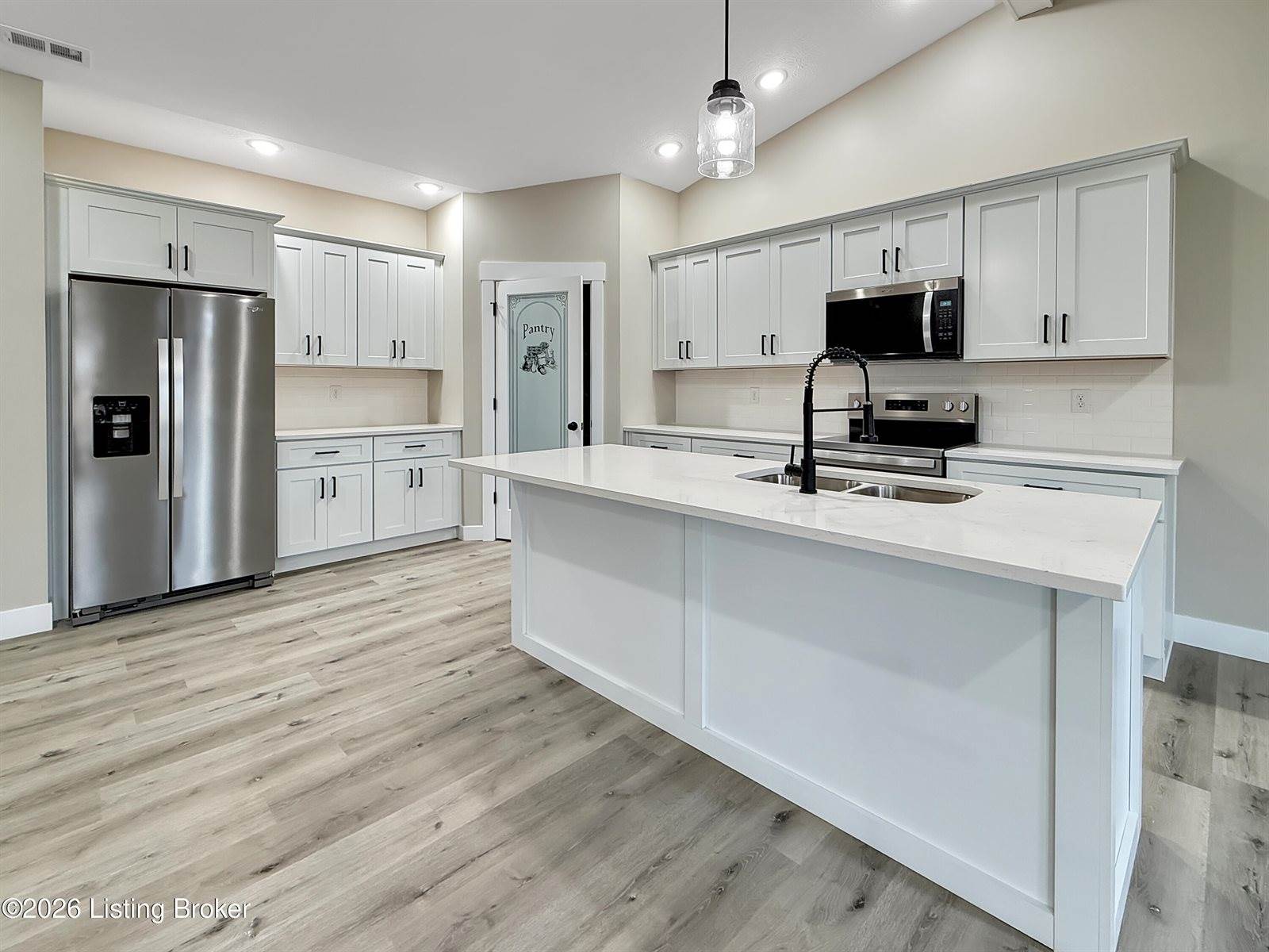 24 Betty Boyd Ln, Brandenburg, KY 40108