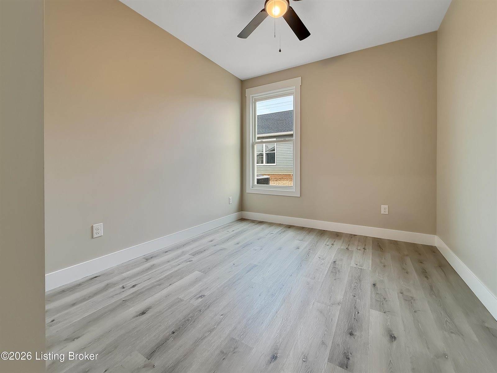 24 Betty Boyd Ln, Brandenburg, KY 40108