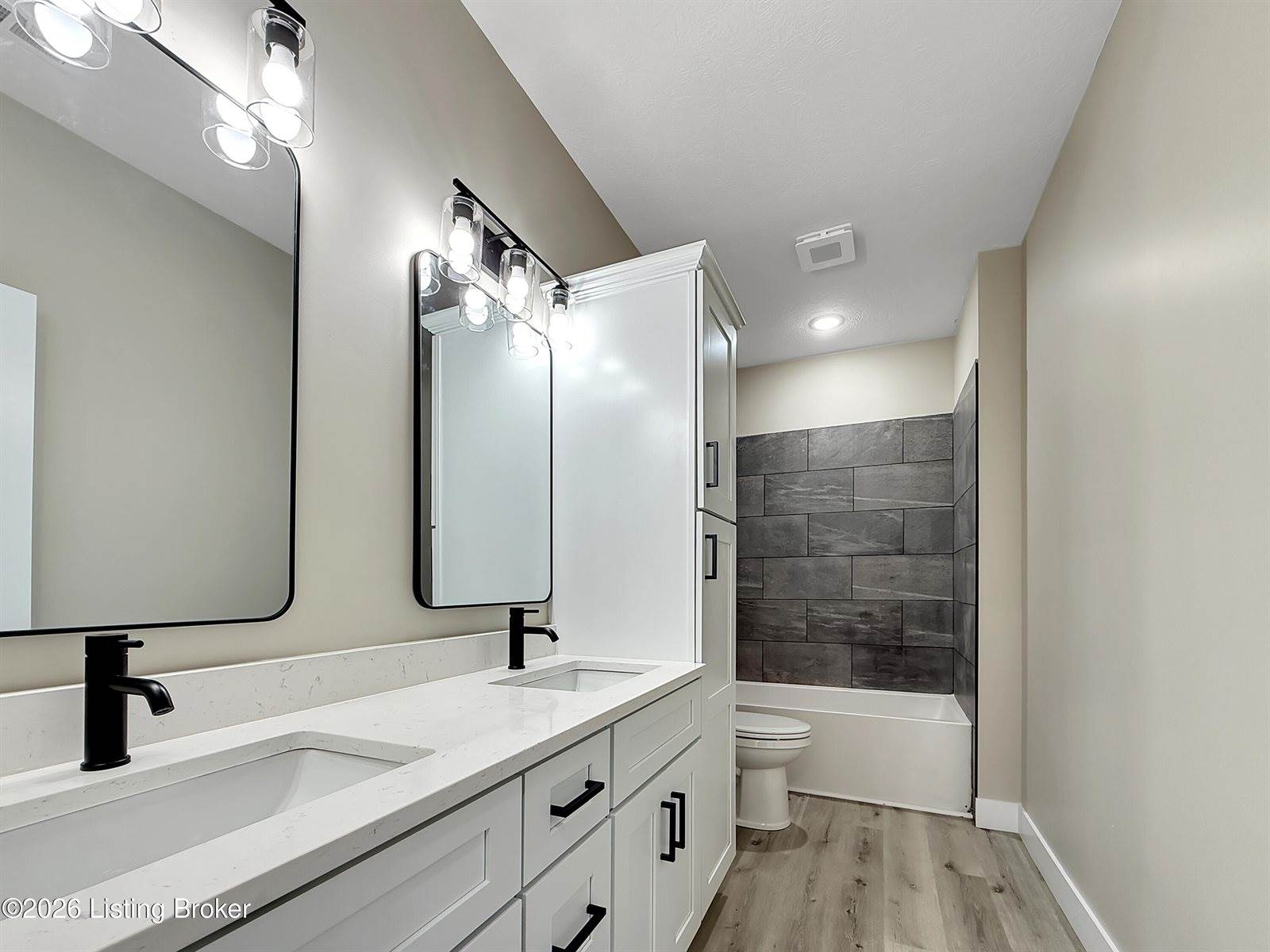 24 Betty Boyd Ln, Brandenburg, KY 40108