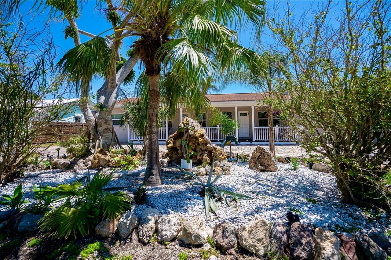 411 Pameto Road, Nokomis, FL 34275