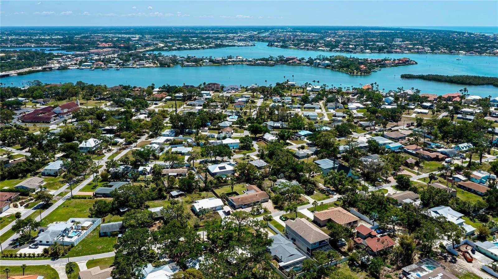 411 Pameto Road, Nokomis, FL 34275