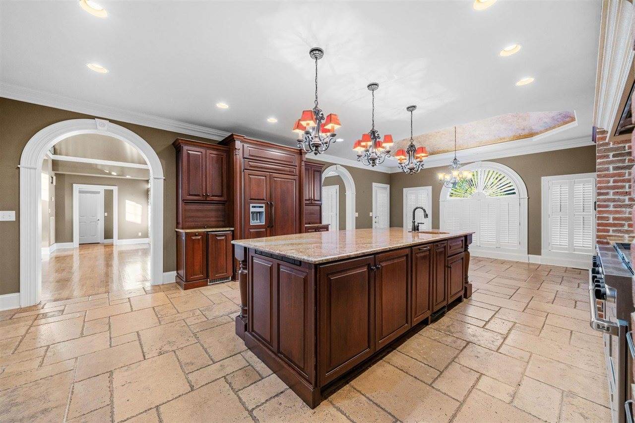 801 Covington Grove Boulevard, Bowling Green, KY 42104