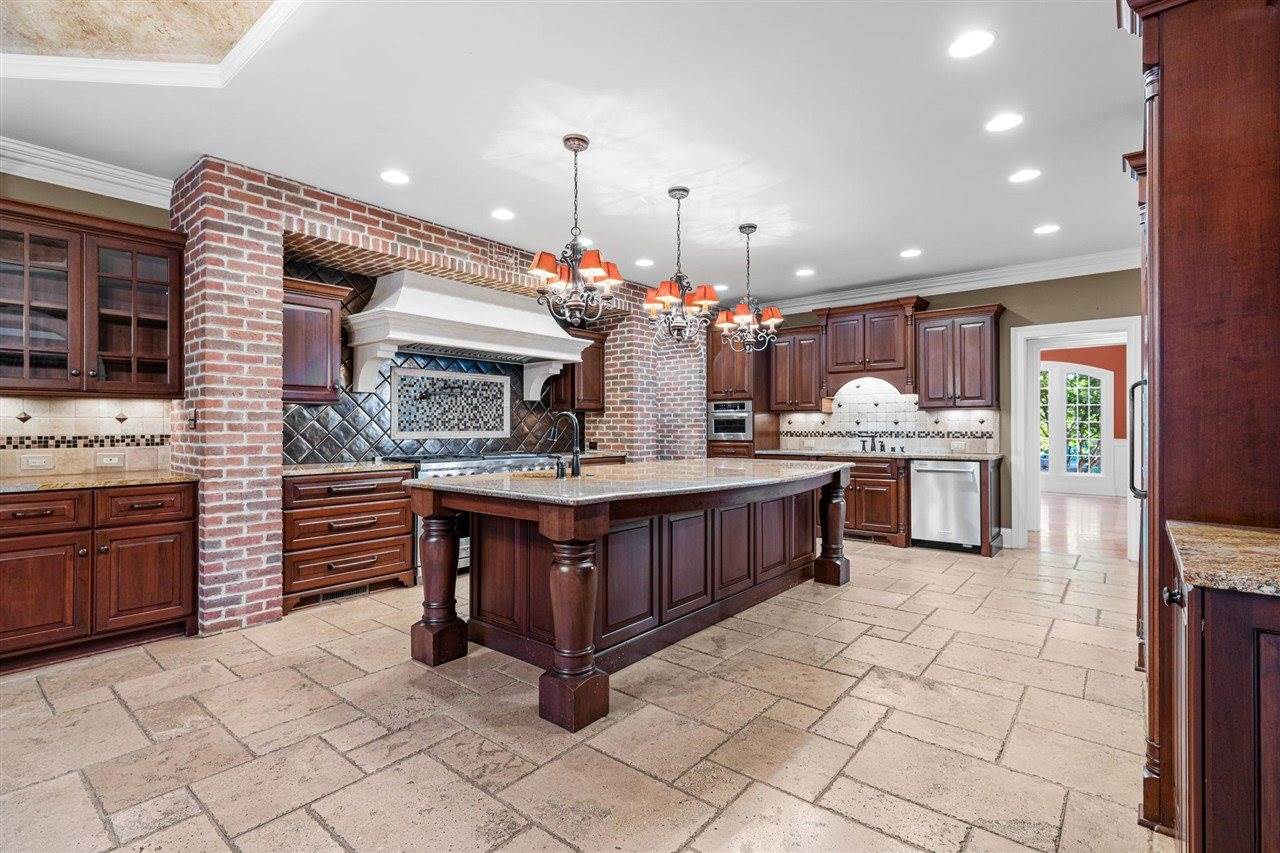 801 Covington Grove Boulevard, Bowling Green, KY 42104