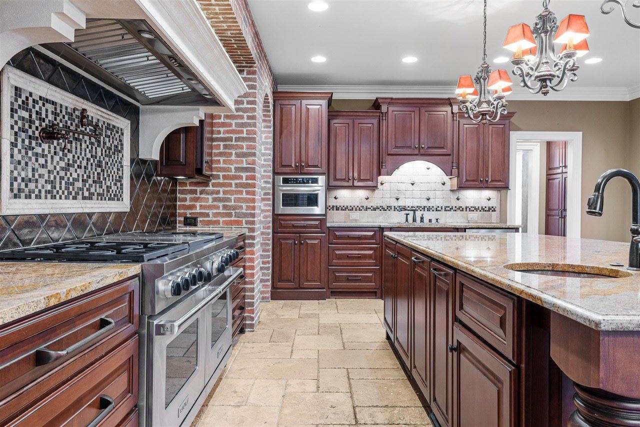 801 Covington Grove Boulevard, Bowling Green, KY 42104