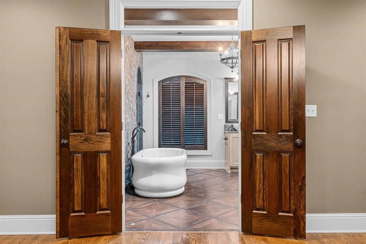 801 Covington Grove Boulevard, Bowling Green, KY 42104