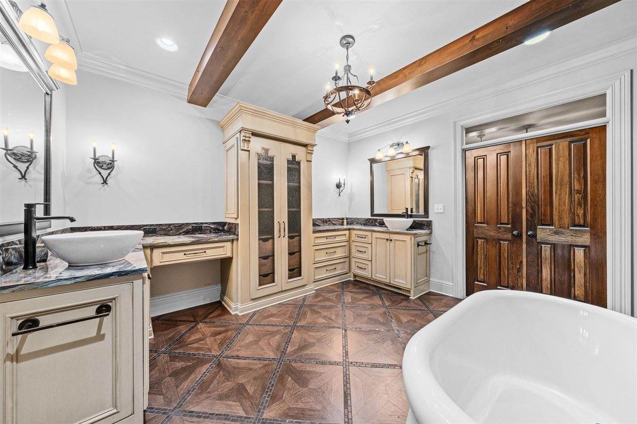 801 Covington Grove Boulevard, Bowling Green, KY 42104