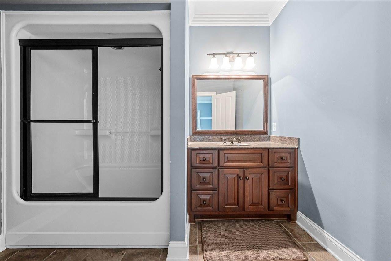 801 Covington Grove Boulevard, Bowling Green, KY 42104