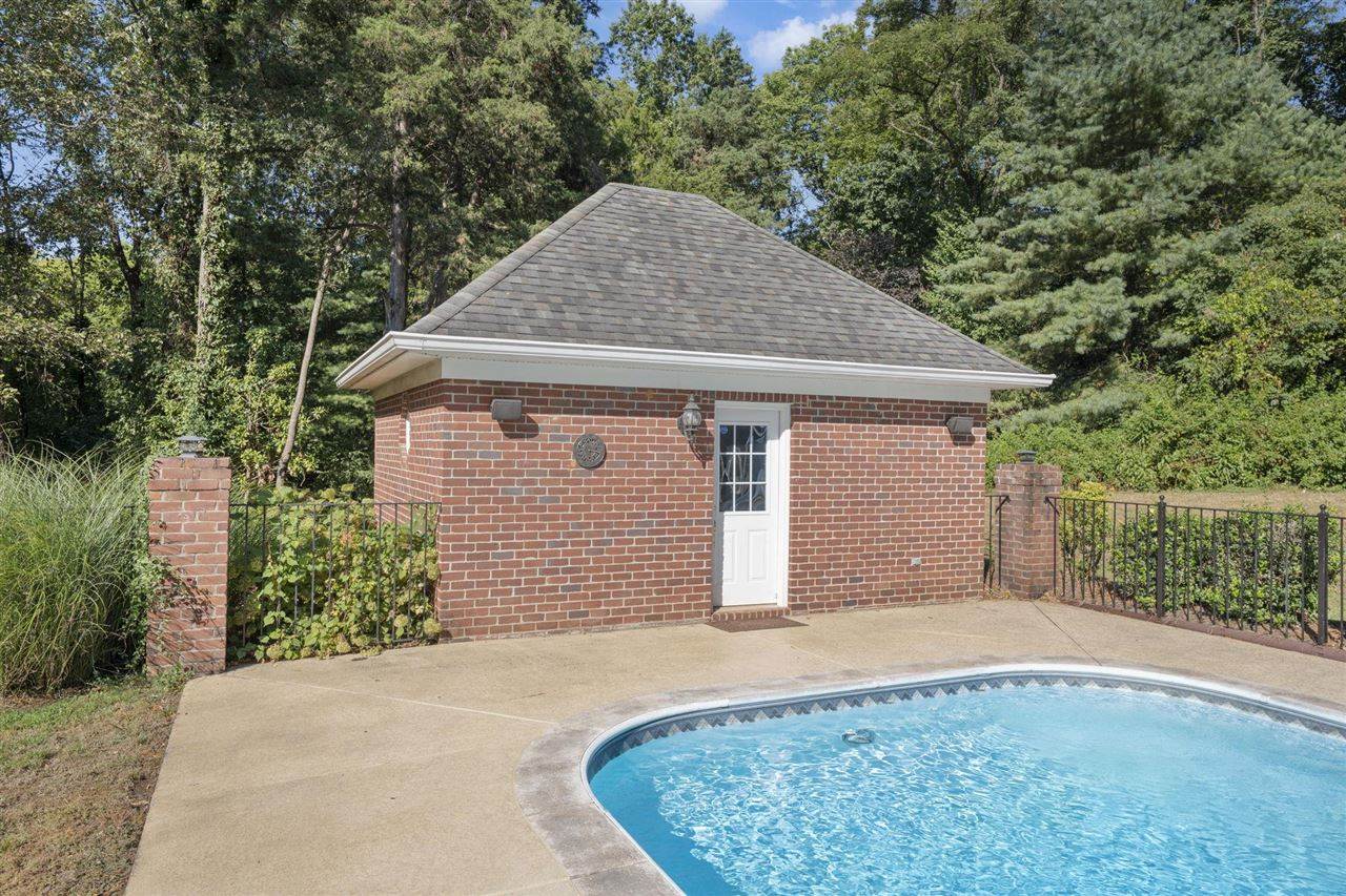 801 Covington Grove Boulevard, Bowling Green, KY 42104