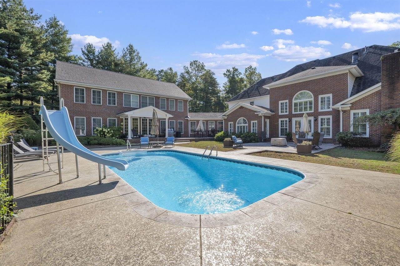 801 Covington Grove Boulevard, Bowling Green, KY 42104