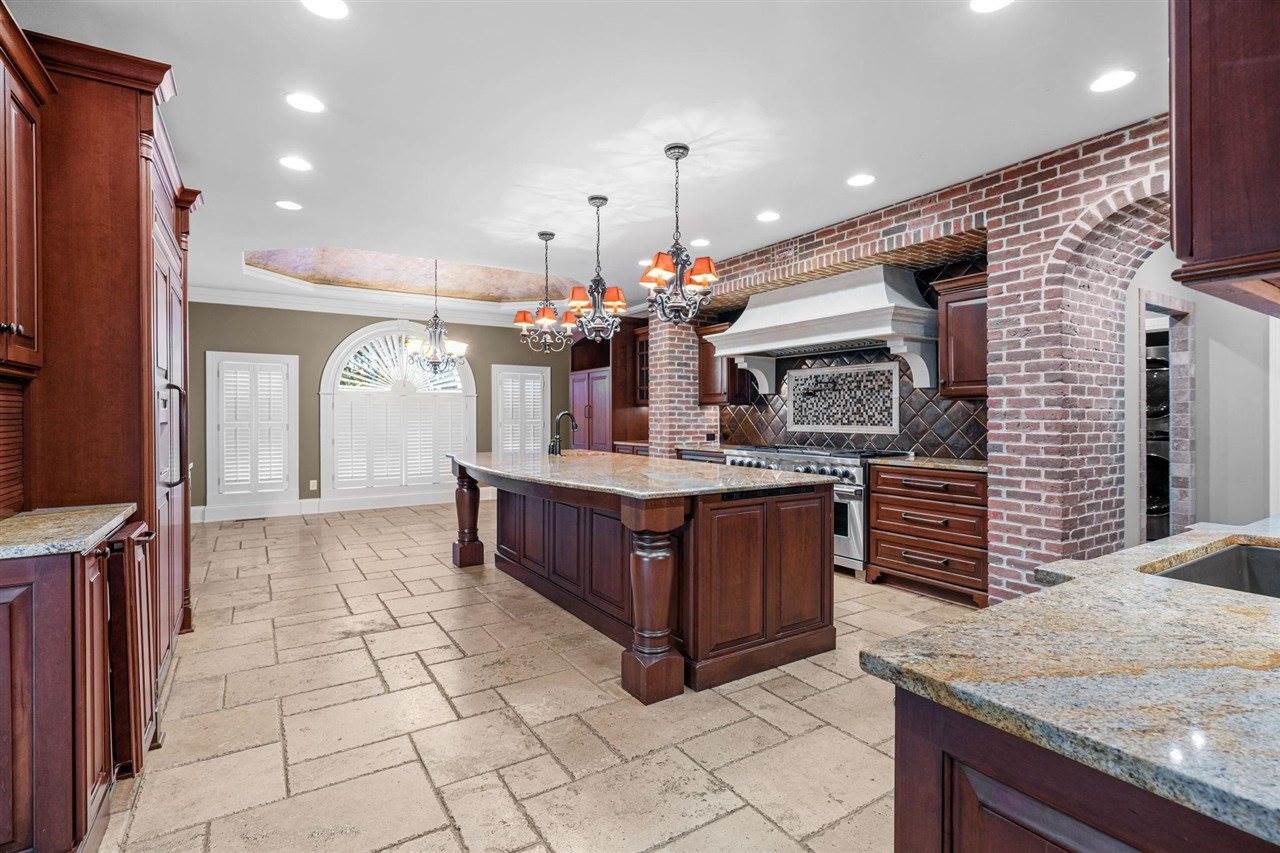 801 Covington Grove Boulevard, Bowling Green, KY 42104