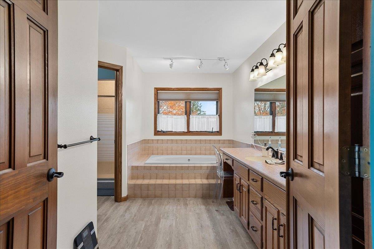 11860 Sunset Drive, Marshfield, WI 54449