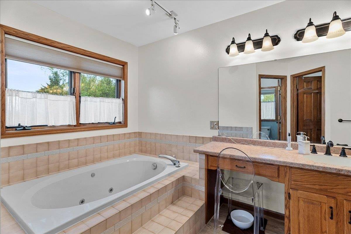 11860 Sunset Drive, Marshfield, WI 54449