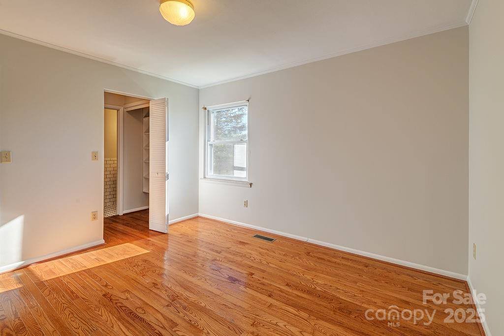 9 Guinevere Court, Asheville, NC 28806