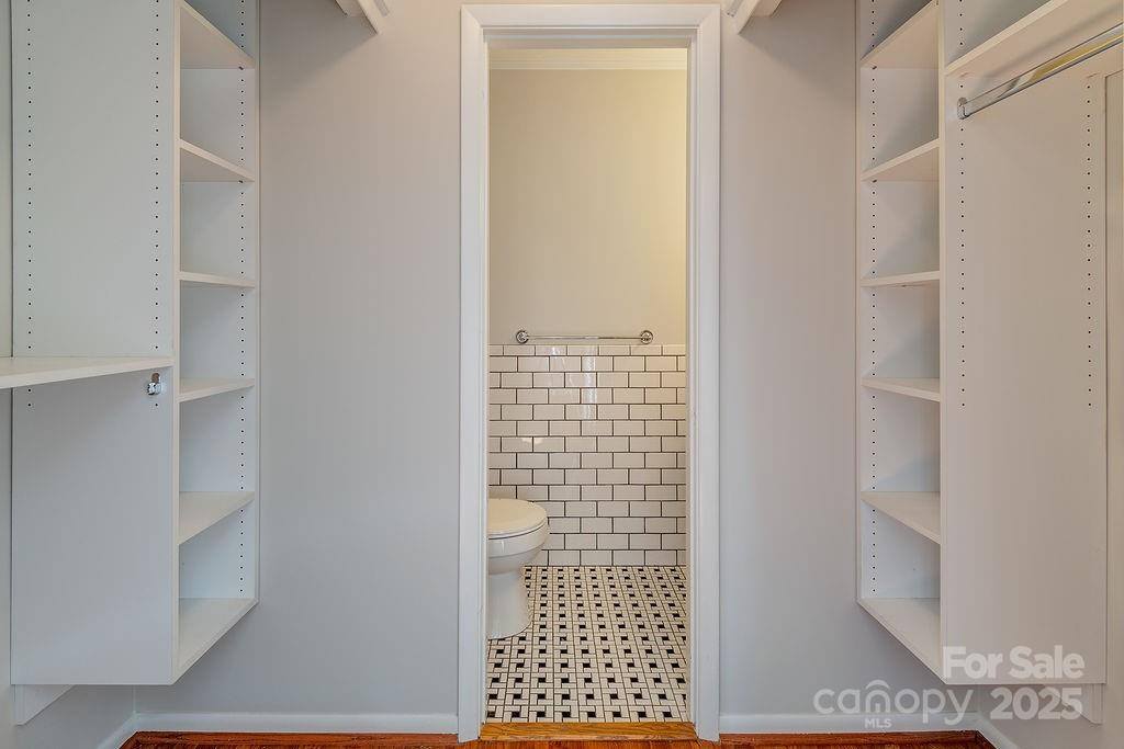 9 Guinevere Court, Asheville, NC 28806