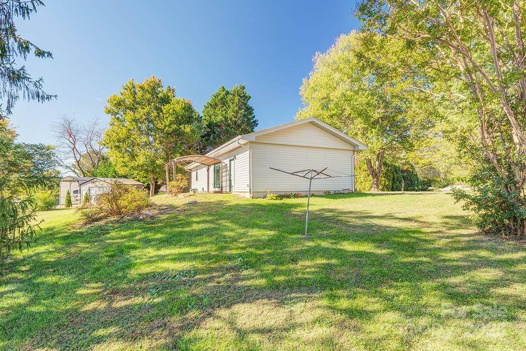 9 Guinevere Court, Asheville, NC 28806