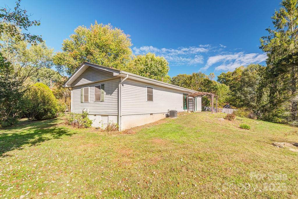 9 Guinevere Court, Asheville, NC 28806