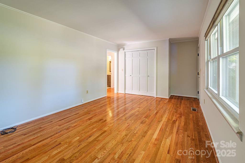 9 Guinevere Court, Asheville, NC 28806