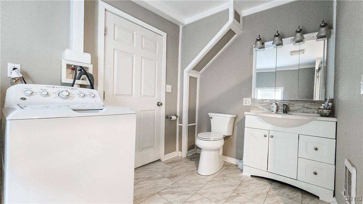 656 Stump Road, Skaneateles, NY 13153