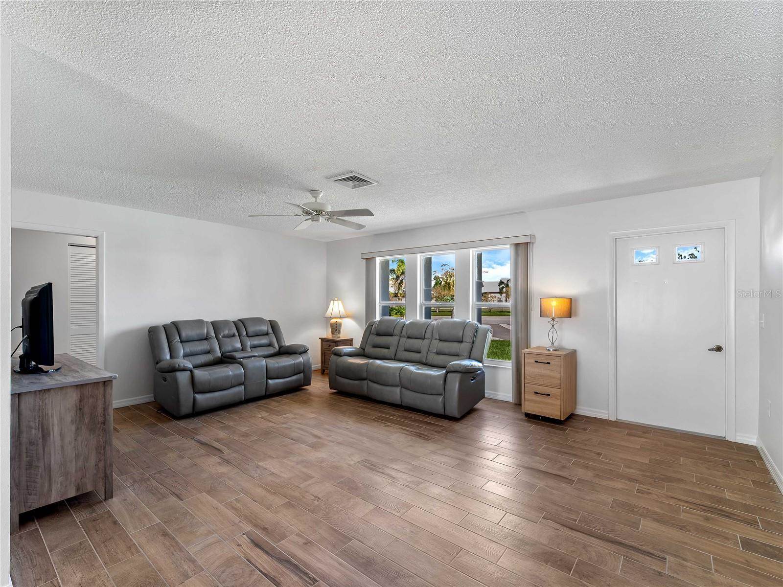 52 Circlewood Drive, Venice, FL 34293