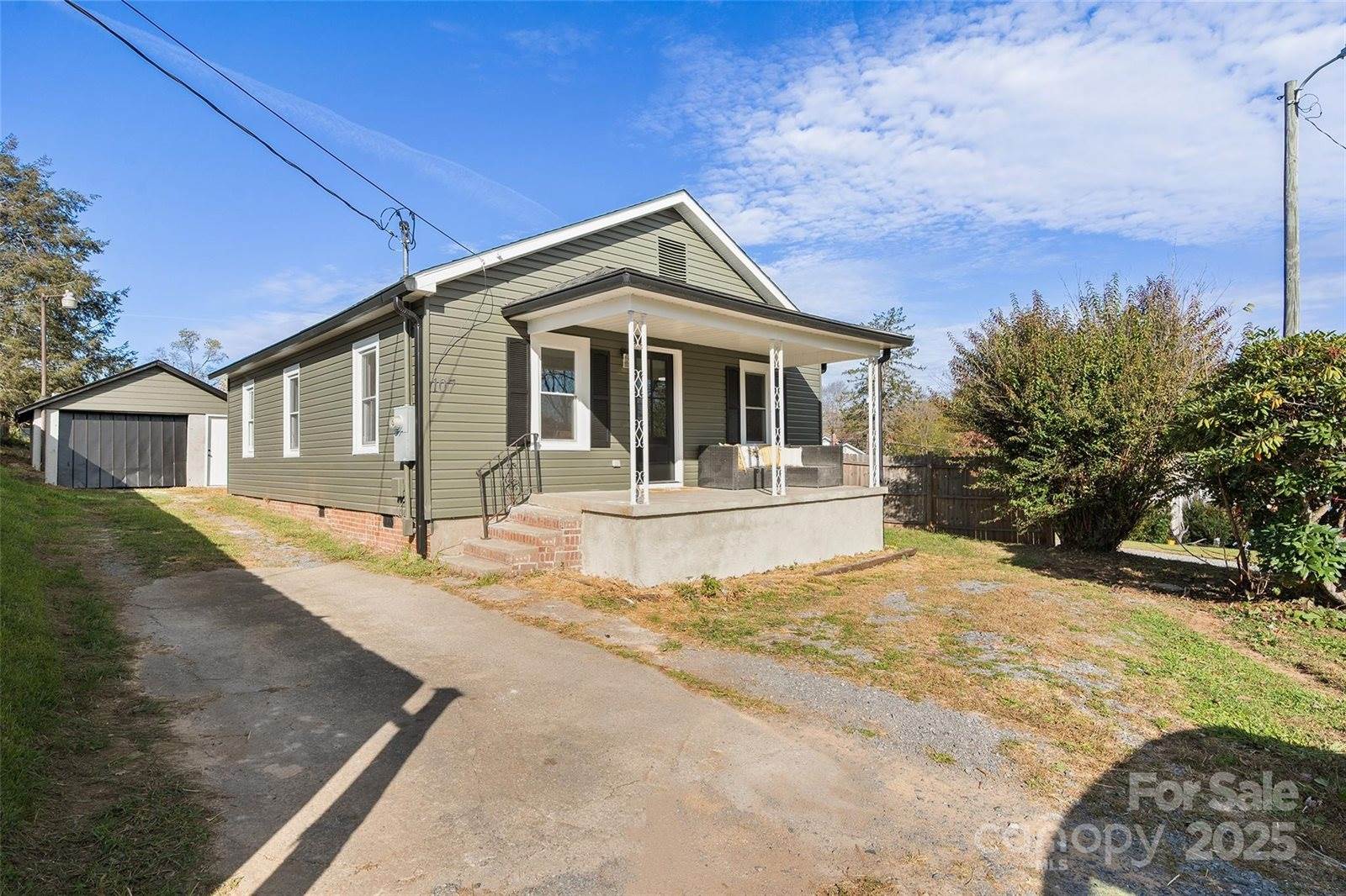 107 Thomas Street, Canton, NC 28716