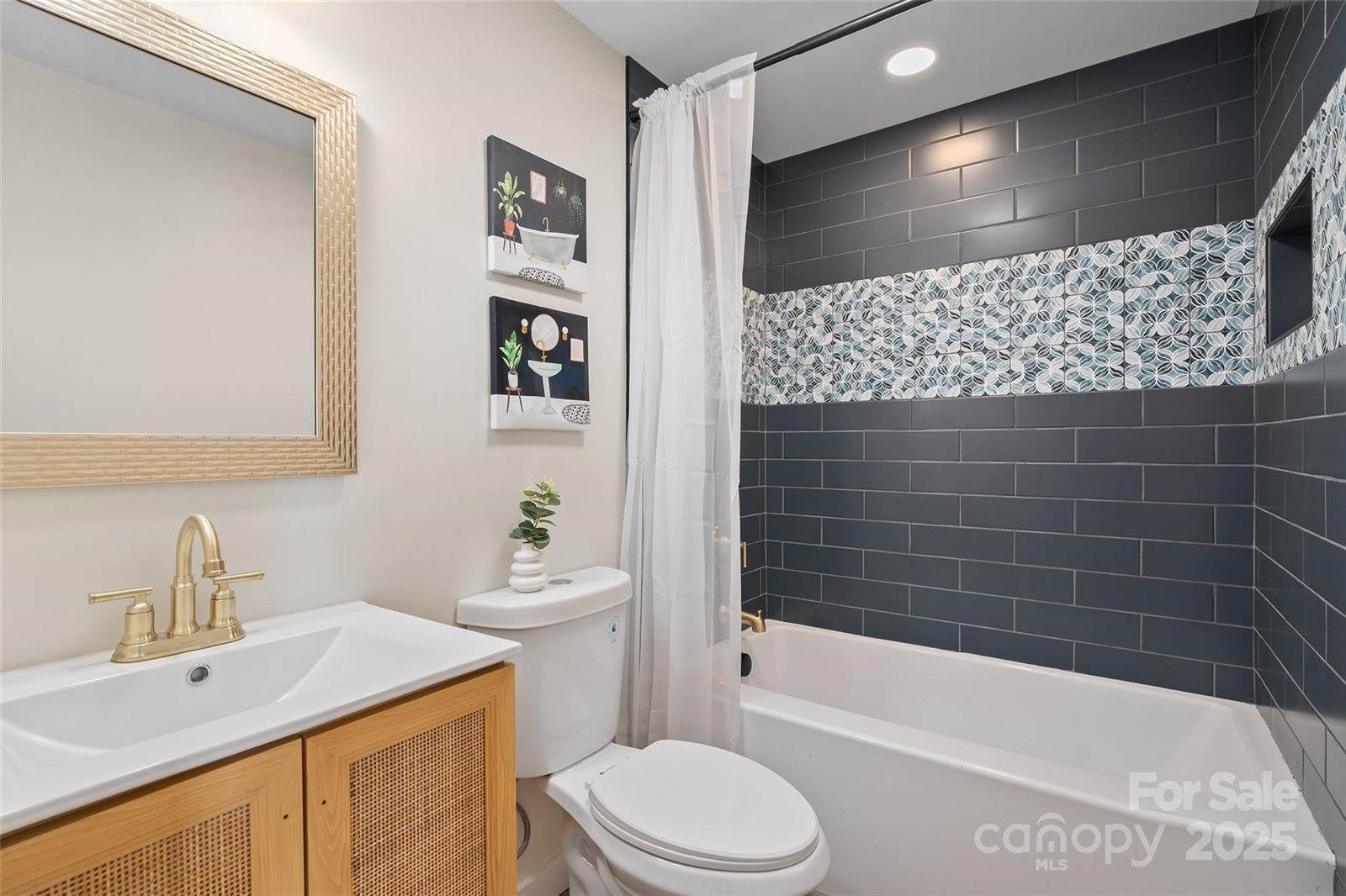 107 Thomas Street, Canton, NC 28716