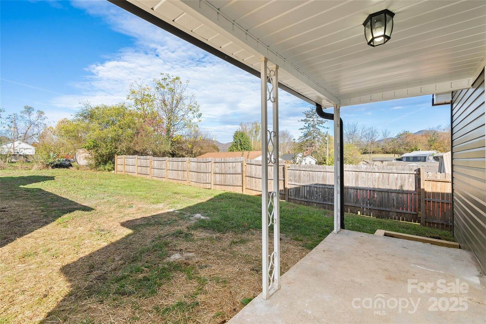 107 Thomas Street, Canton, NC 28716