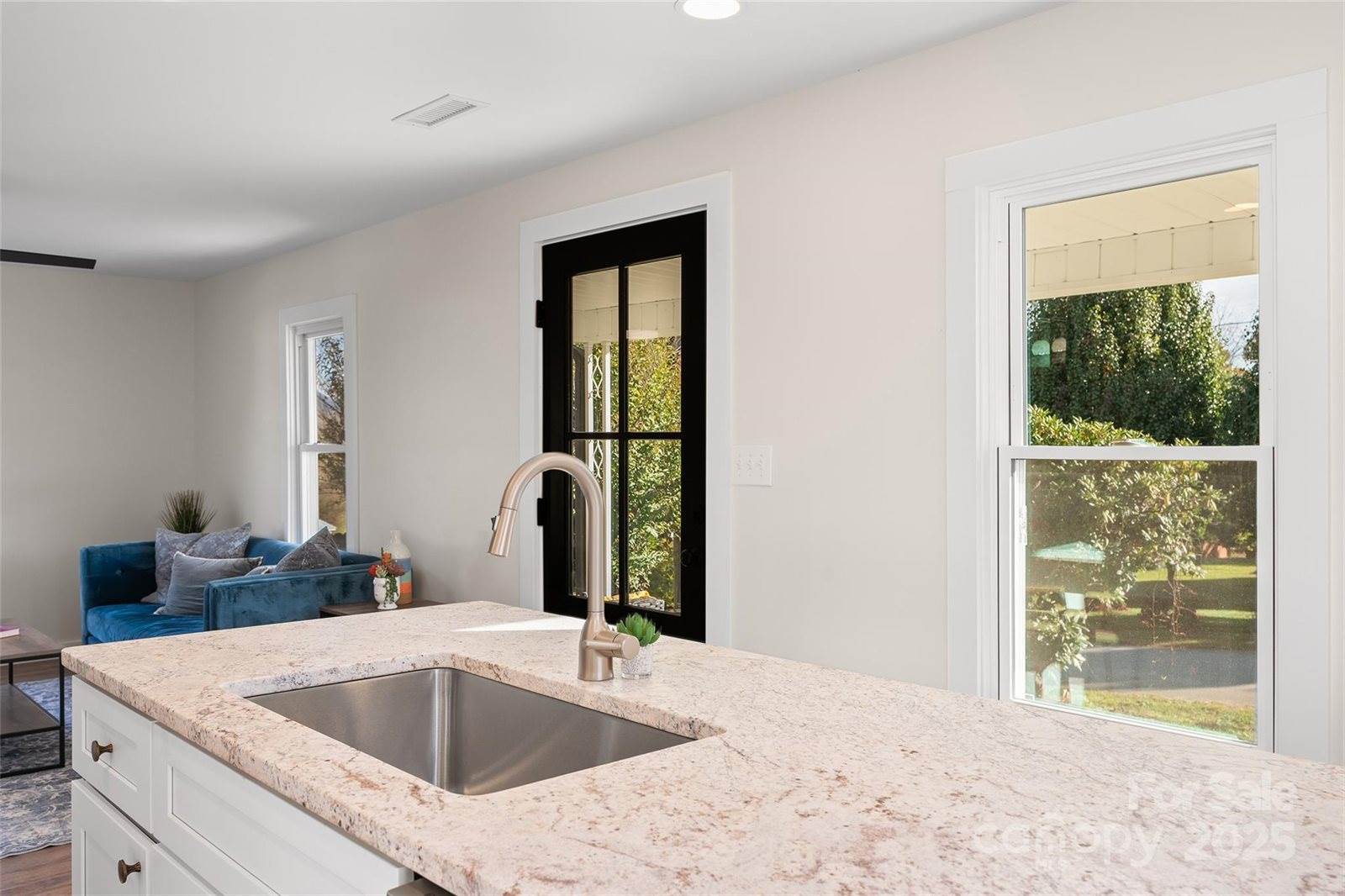 107 Thomas Street, Canton, NC 28716