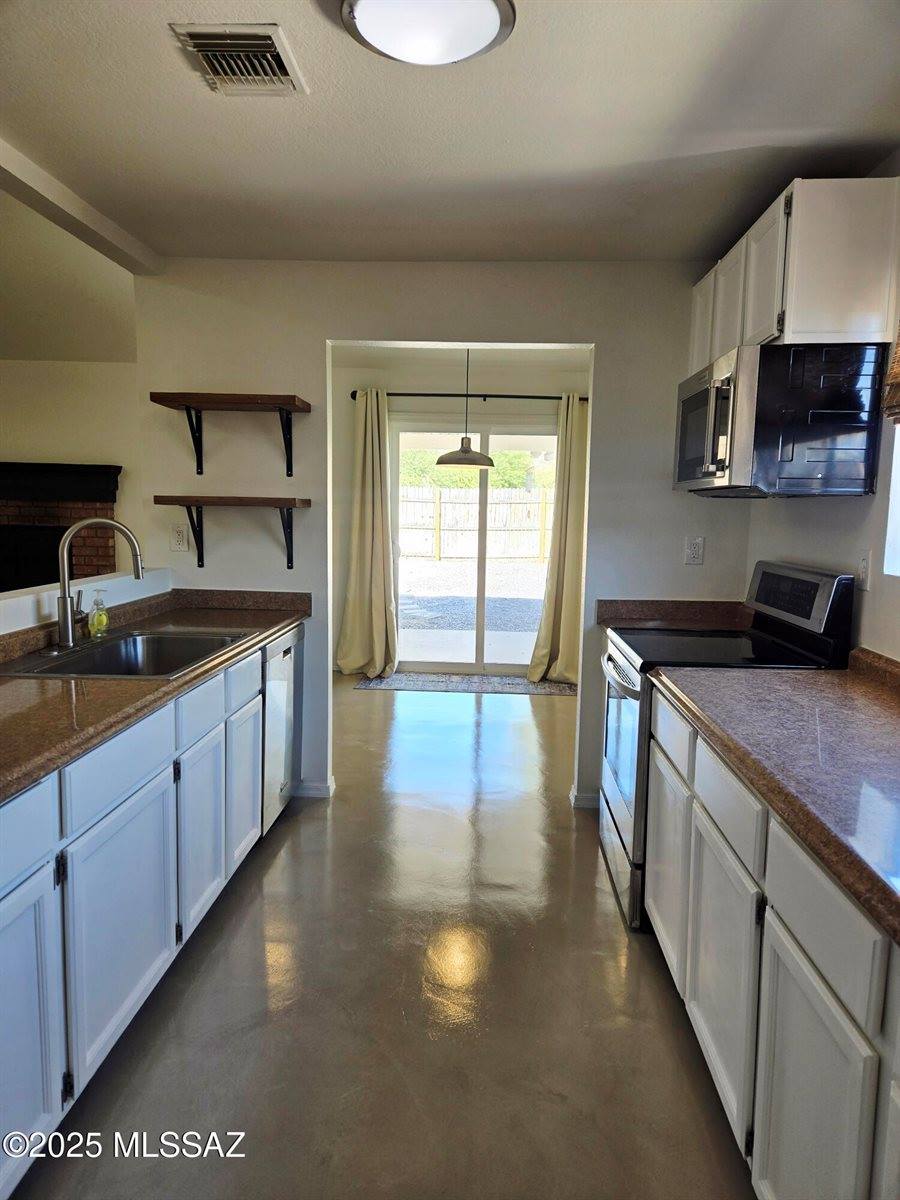 10561 East Elkridge Place, Tucson, AZ 85730